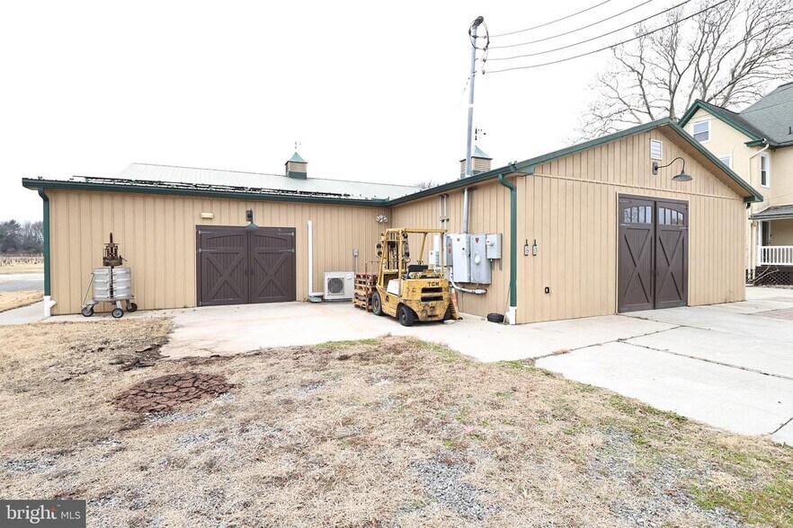 More Photos Of 62 N Railroad Ave, Pedricktown Specialty For Sale