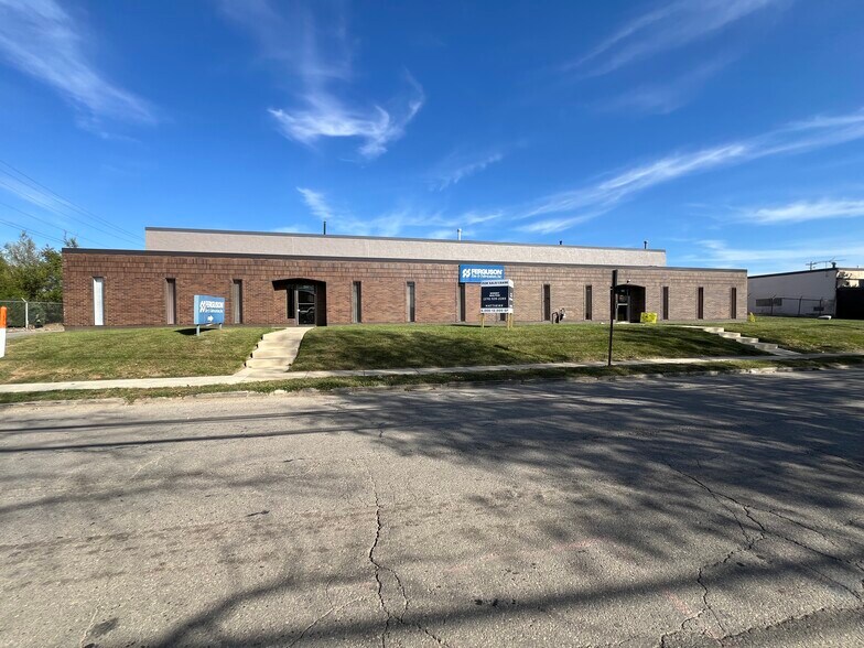 More Photos Of 1632-1644 Clara St, Columbus Warehouse For Lease