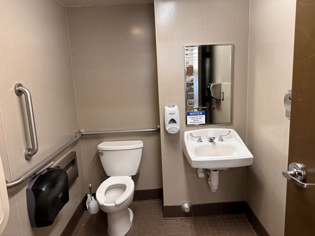 More Photos Of 425 N 5th St, Roscommon Freestanding For Lease