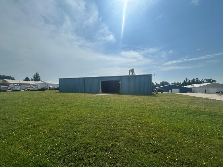 More Photos Of 312 Portland Rd, Waterloo Industrial For Lease