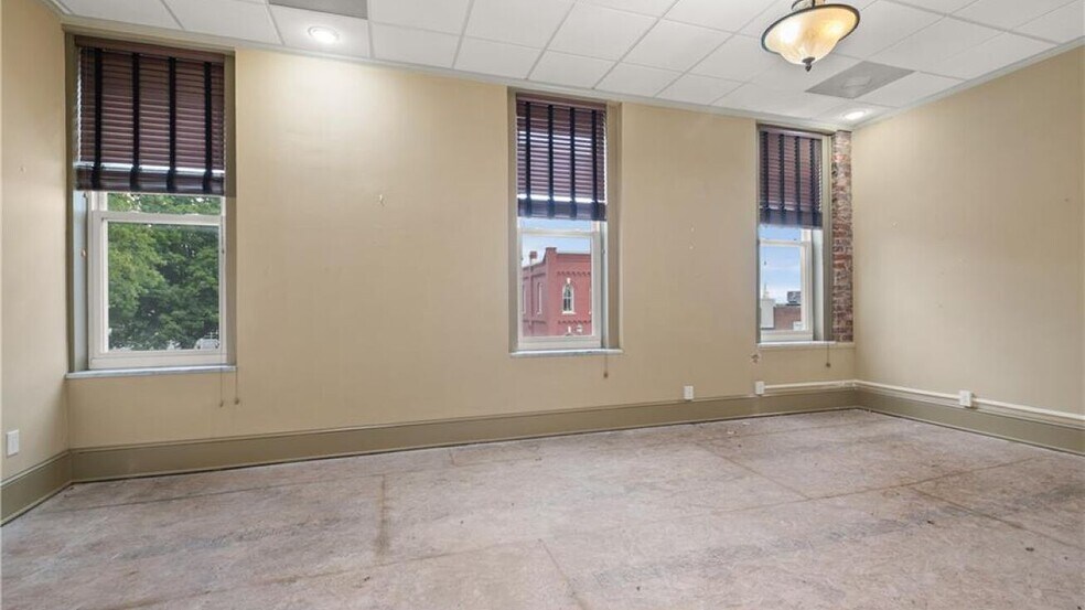 More Photos Of 35 N Main St, Jasper Loft Creative Space For Lease