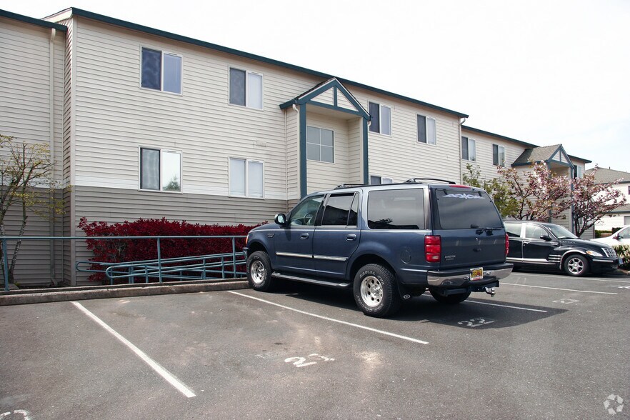 More Photos Of 805 NE Kane Dr, Gresham Apartments For Sale