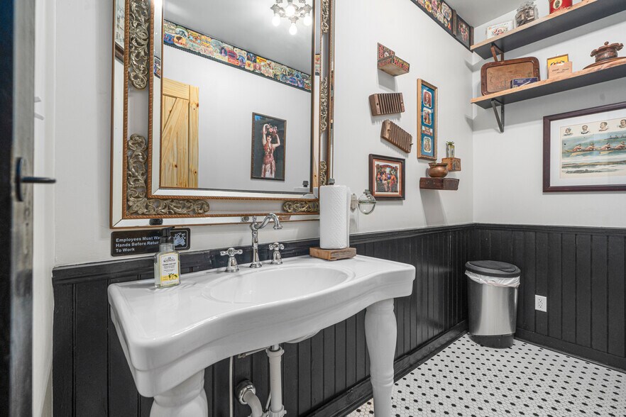 More Photos Of 411 E Front Ave, Chester Hospitality For Sale