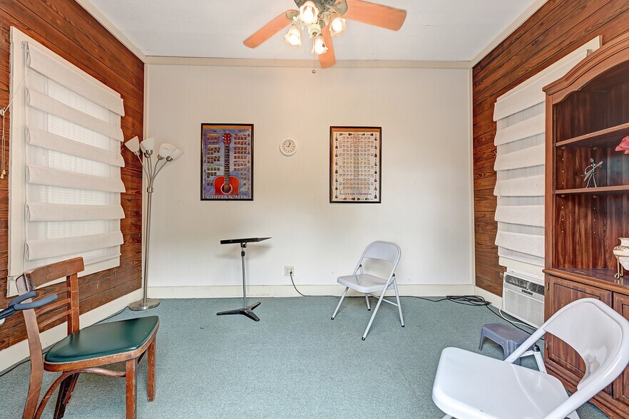 More Photos Of 17934 Kuykendahl Rd, Spring Storefront For Sale