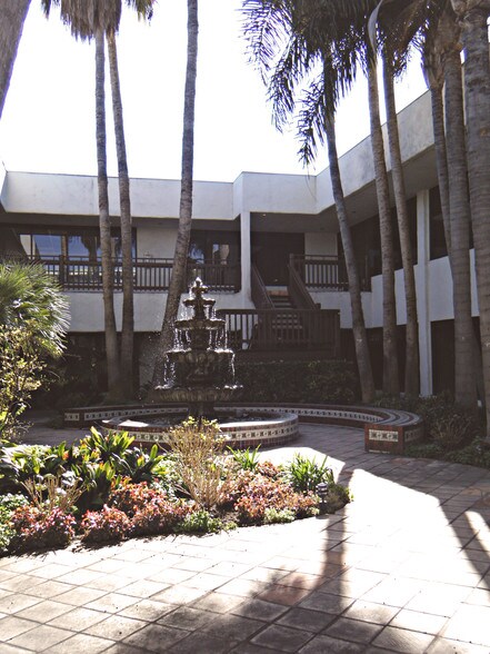 More Photos Of 28720 Canwood St, Agoura Hills Office For Lease