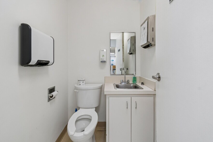 More Photos Of 4700-4708 N Habana Ave, Tampa Medical For Lease