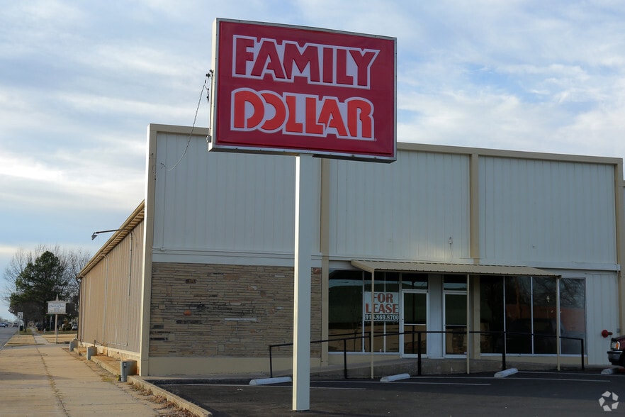 More Photos Of 2400 W Okmulgee St, Muskogee Freestanding For Lease