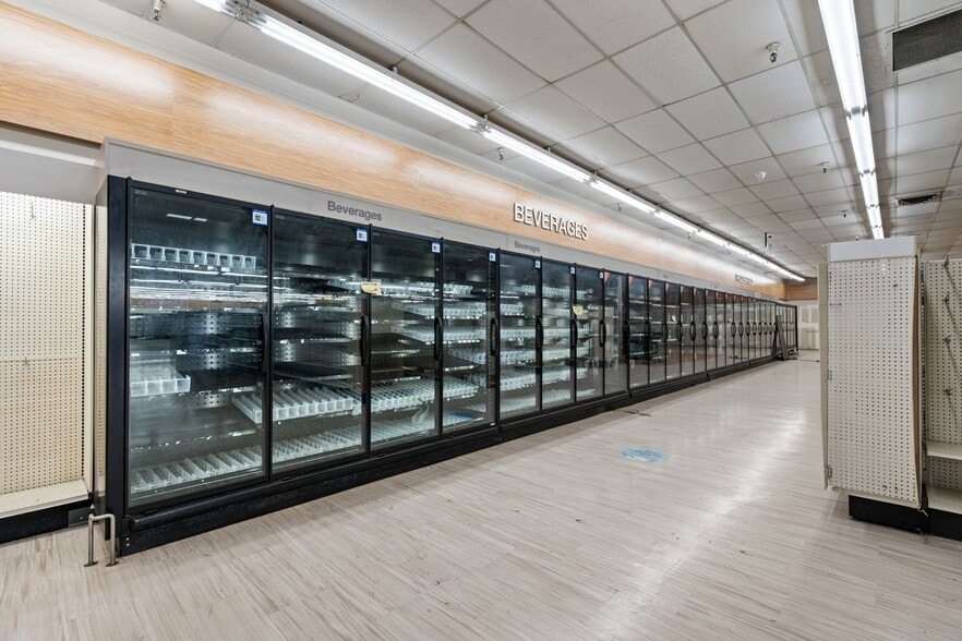 More Photos Of 1701 Airline Hwy, Hollister Freestanding For Lease