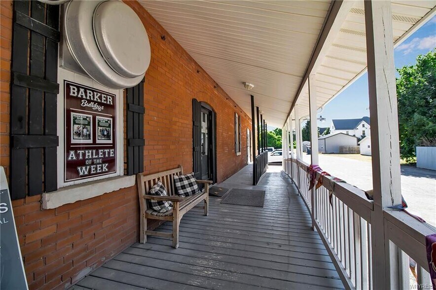 More Photos Of 1693 Quaker Rd, Barker Restaurant For Sale