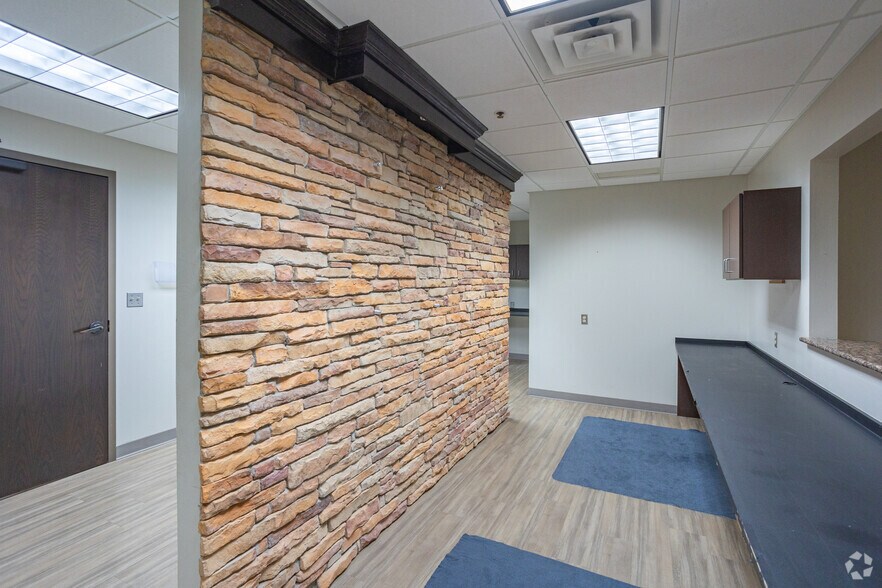 More Photos Of 14001 McAuley Blvd, Oklahoma City Medical For Lease