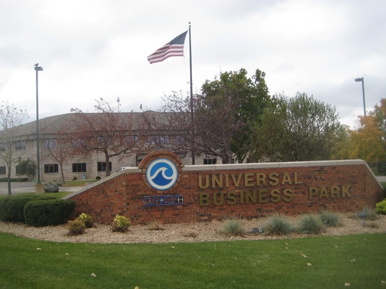More Photos Of 2905 Universal St, Oshkosh Office For Lease