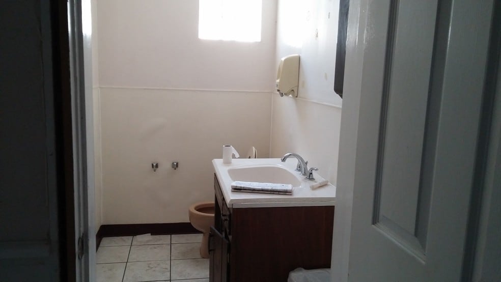 More Photos Of 747 E 142nd St, Dolton Flex For Sale