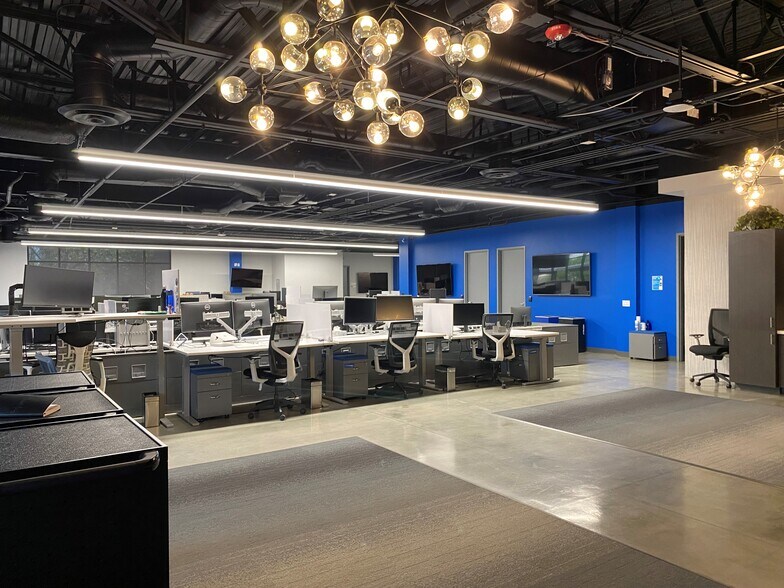 More Photos Of 6010 S Durango Dr, Las Vegas Loft Creative Space For Sale