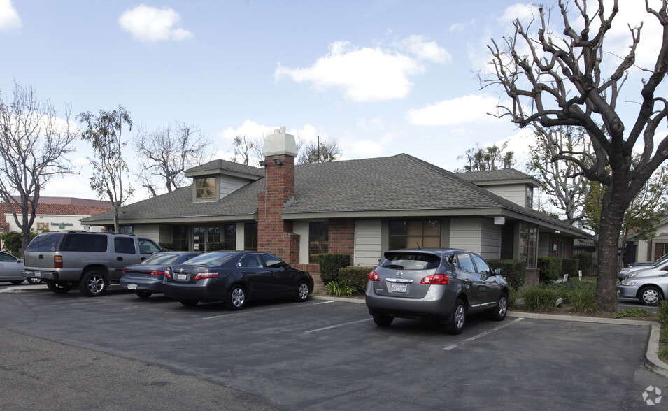 Primary Photo Of 1810 E 17th St, Santa Ana Office For Lease