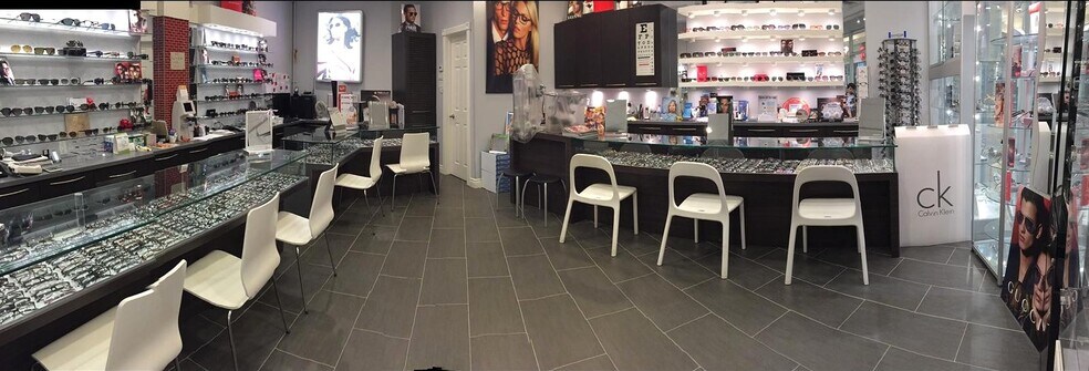 More Photos Of 3255 Hwy 7 E, Markham Storefront For Sale