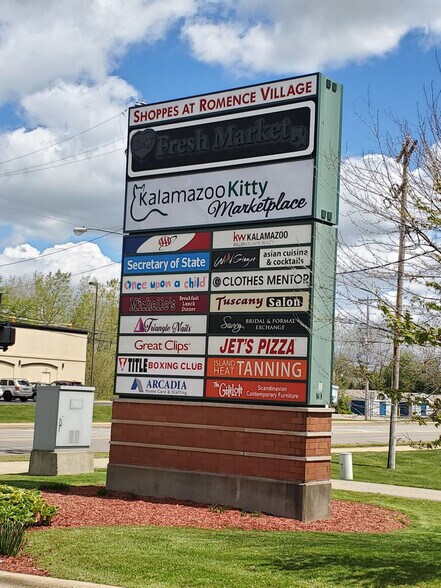 More Photos Of 551-651 Romence Rd, Portage Unknown For Lease