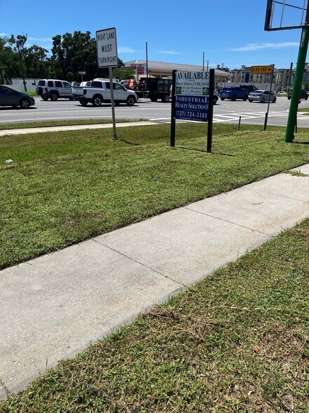 More Photos Of 12477 66th Street North, Largo Auto Repair For Lease