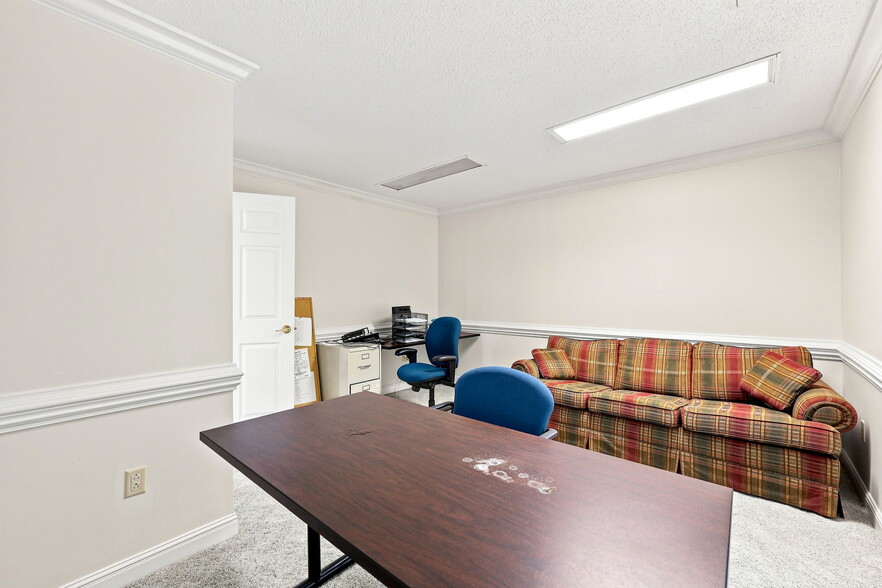 More Photos Of 1708 S Mebane St, Burlington Office For Sale