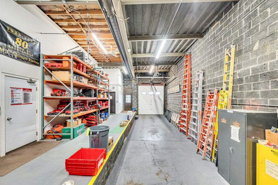 More Photos Of 371 Taylor St, Springfield Warehouse For Sale