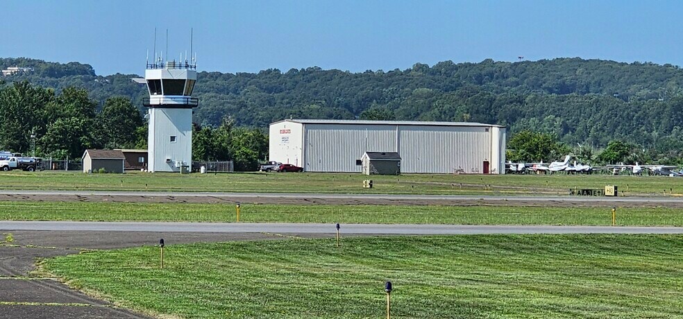 More Photos Of 45B Miry Brook Rd, Danbury Manufacturing For Sale