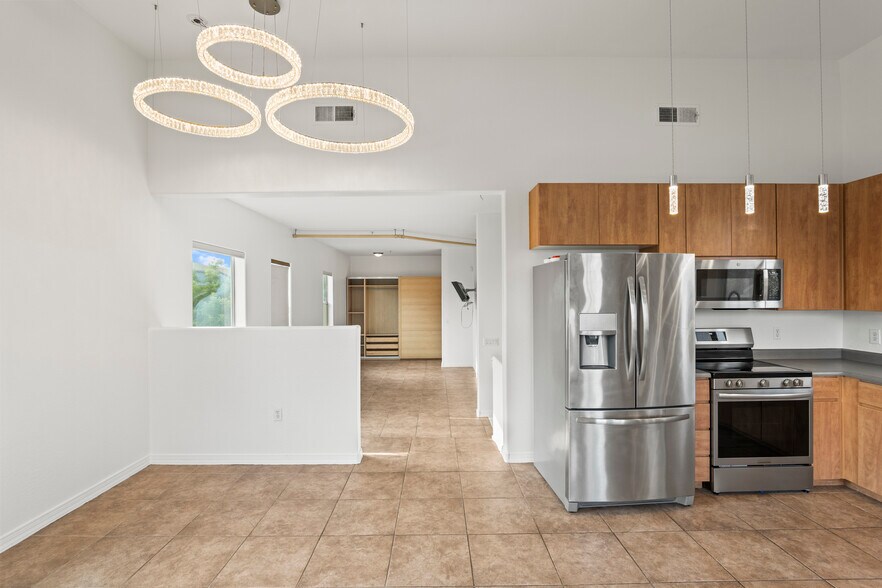 More Photos Of 610 E Roosevelt St, Phoenix Storefront Retail Residential For Sale