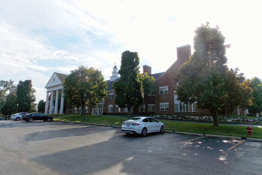 More Photos Of 3300 University Dr, Auburn Hills Office For Lease