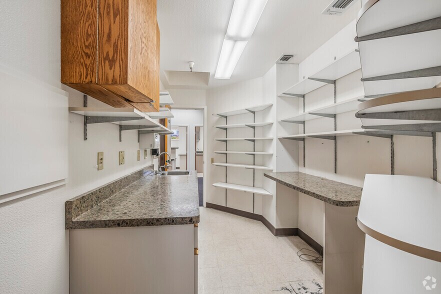 More Photos Of 3111 Professional Dr, Auburn Medical For Sale