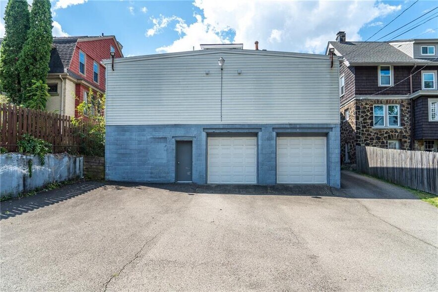 More Photos Of 2860 Perrysville Ave, Pittsburgh Funeral Home For Sale