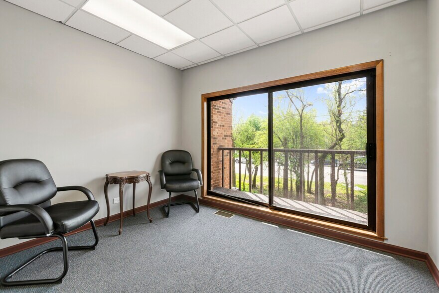 More Photos Of 501 W Ogden Ave, Hinsdale Medical For Sale