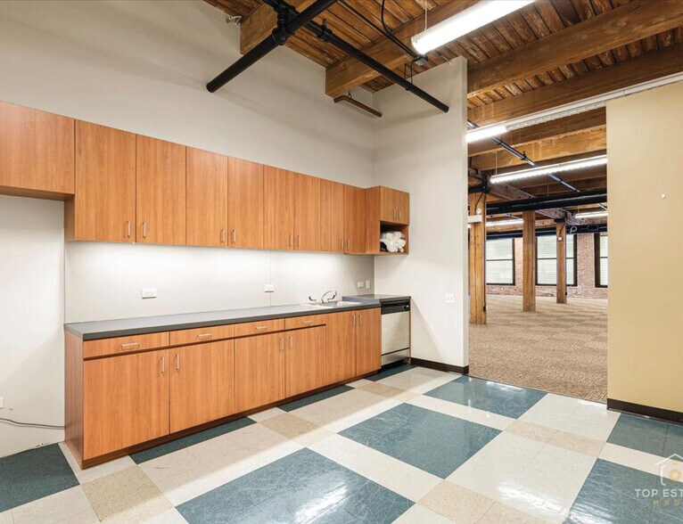 More Photos Of 216 S Jefferson St, Chicago Loft Creative Space For Sale