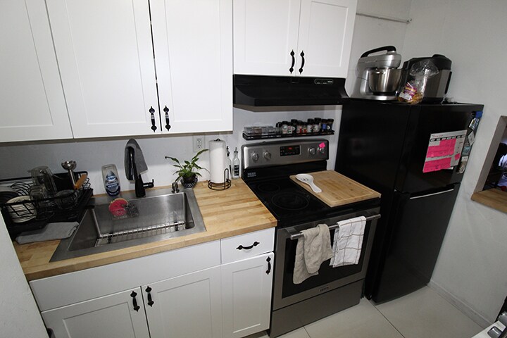 More Photos Of 701 NE 8th St, Hallandale Beach Apartments For Sale