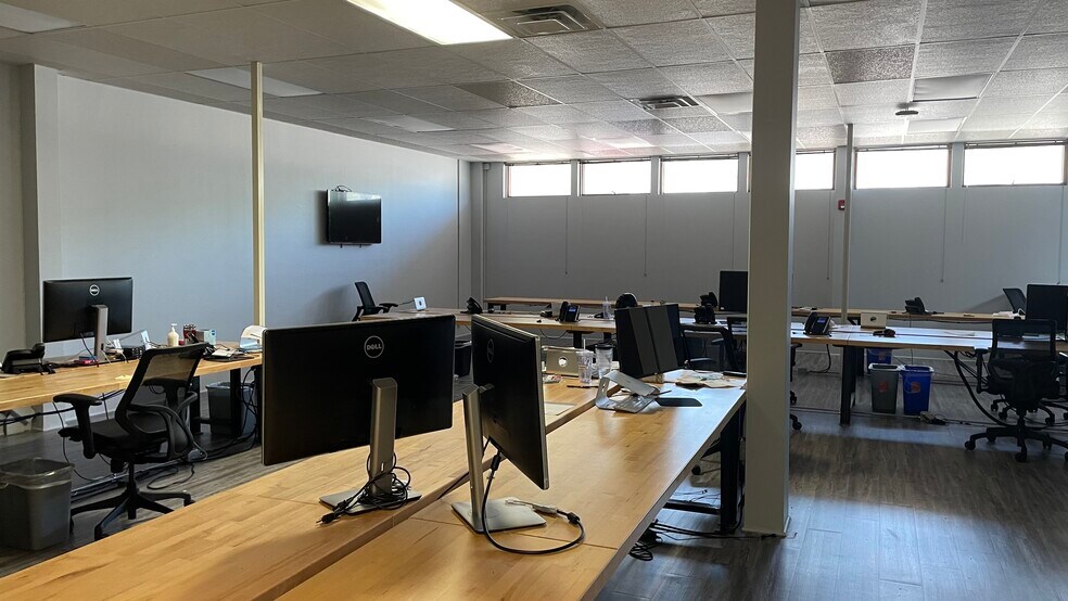 More Photos Of 2801 S Interstate 35 S, Austin Loft Creative Space For Lease