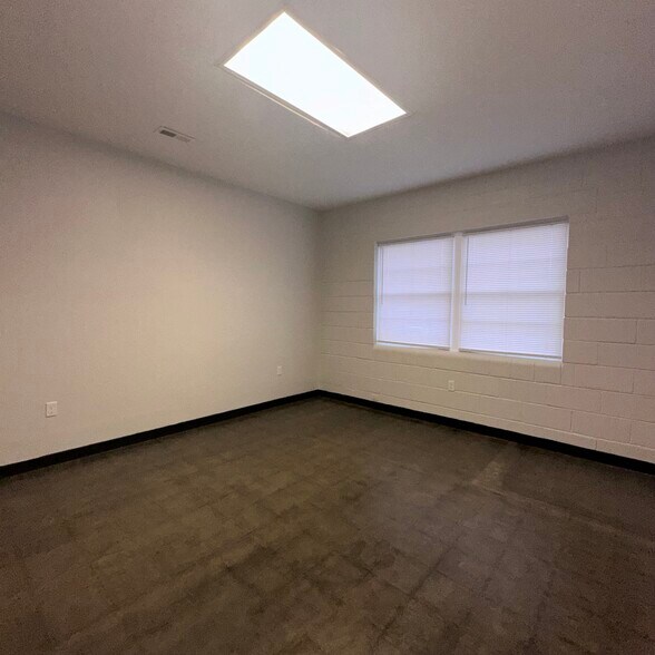 More Photos Of 710 Dawn St, Richmond Warehouse For Lease