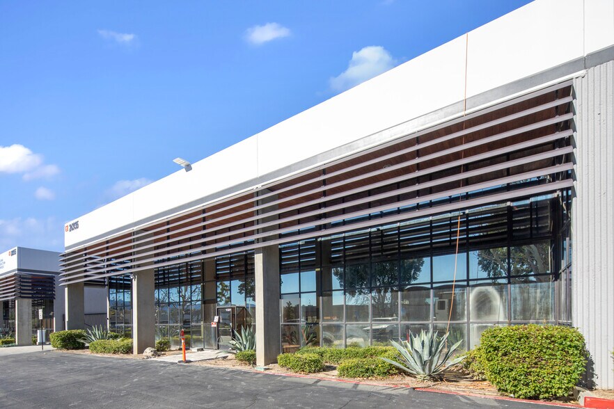 More Photos Of 24935 Avenue Kearny, Valencia Distribution For Lease