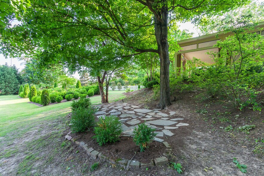 More Photos Of 204 E Deaderick St, Jackson Land For Sale