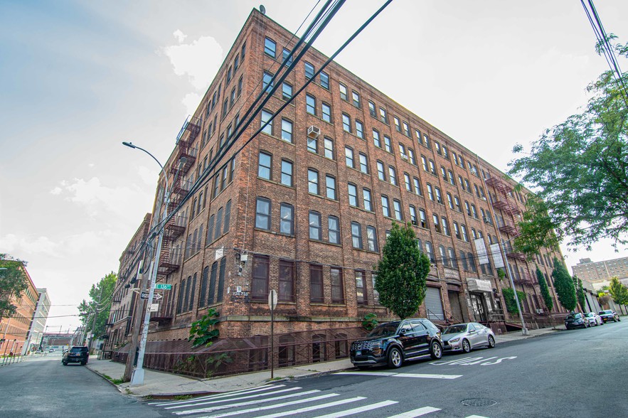 More Photos Of 728 E 136th St, Bronx Manufacturing For Lease