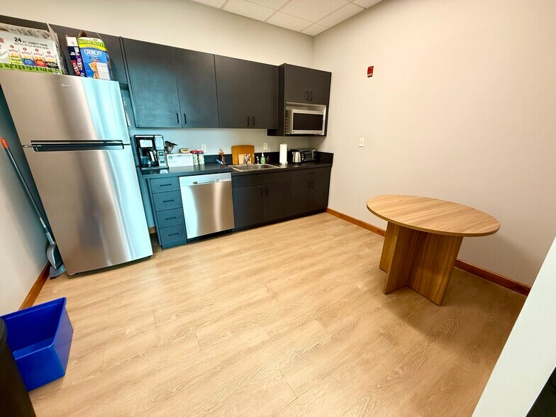 More Photos Of 550 NW Franklin Ave, Bend Medical For Lease