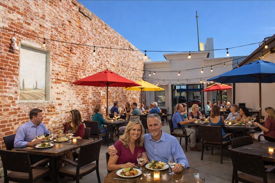 More Photos Of 336-340 E Grand Ave, Escondido Restaurant For Lease