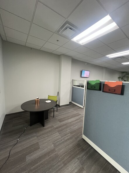 More Photos Of 9721 Cogdill Rd, Knoxville Office For Sale