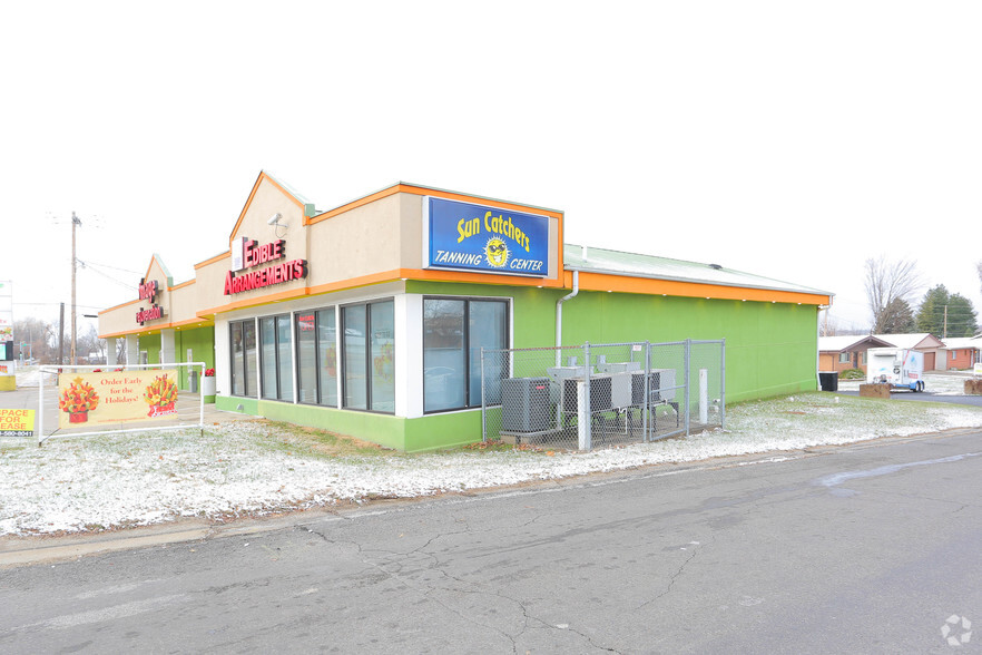 Primary Photo Of 107 N Bluff Rd, Collinsville Storefront For Sale