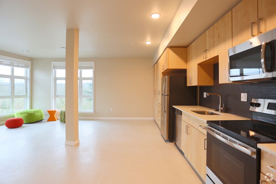 More Photos Of 4780 SE Milwaukie Ave, Portland Apartments For Lease