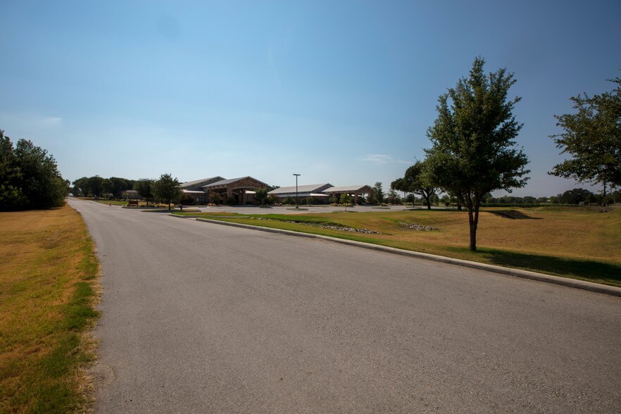 More Photos Of 601 Old Base Rd, Aurora Religious Facility For Sale