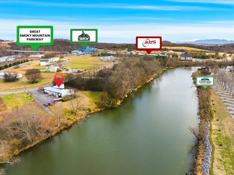 More Photos Of 2376 Business Center Cir, Sevierville Freestanding For Sale
