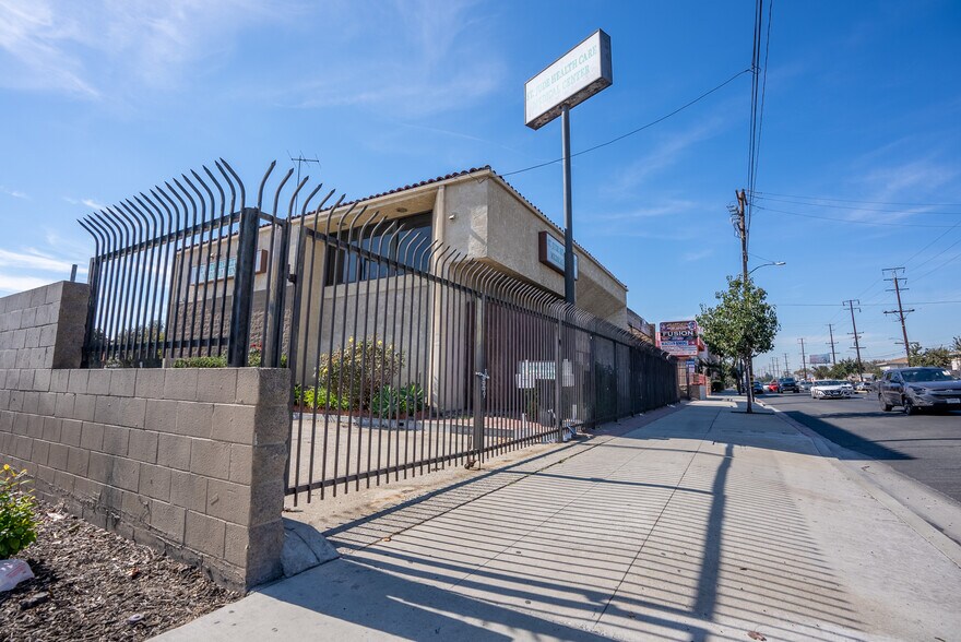 More Photos Of 4946 Florence Ave, Bell Medical For Lease
