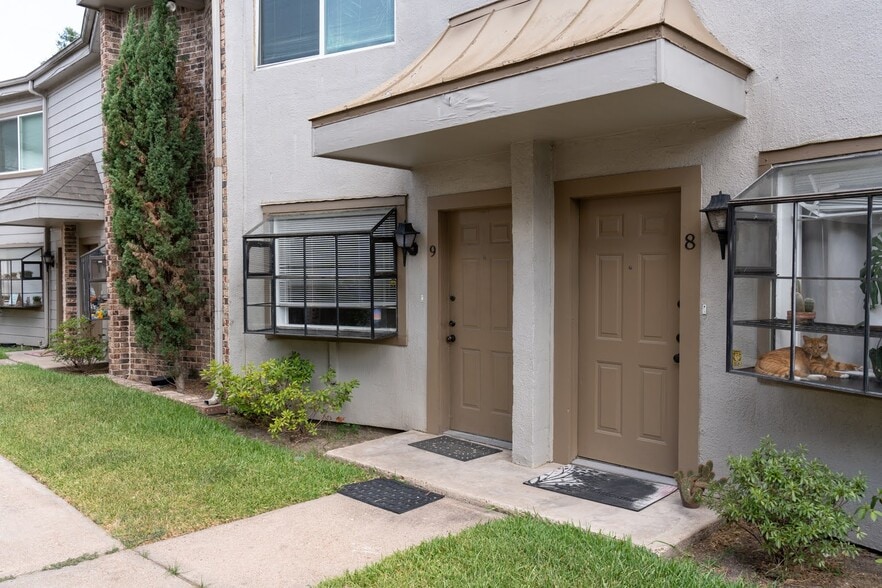 More Photos Of 1518 Wirt Rd, Houston Apartments For Sale