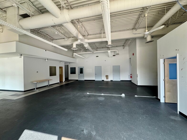 More Photos Of 200 Wilson St, Port Jefferson Station Flex For Lease