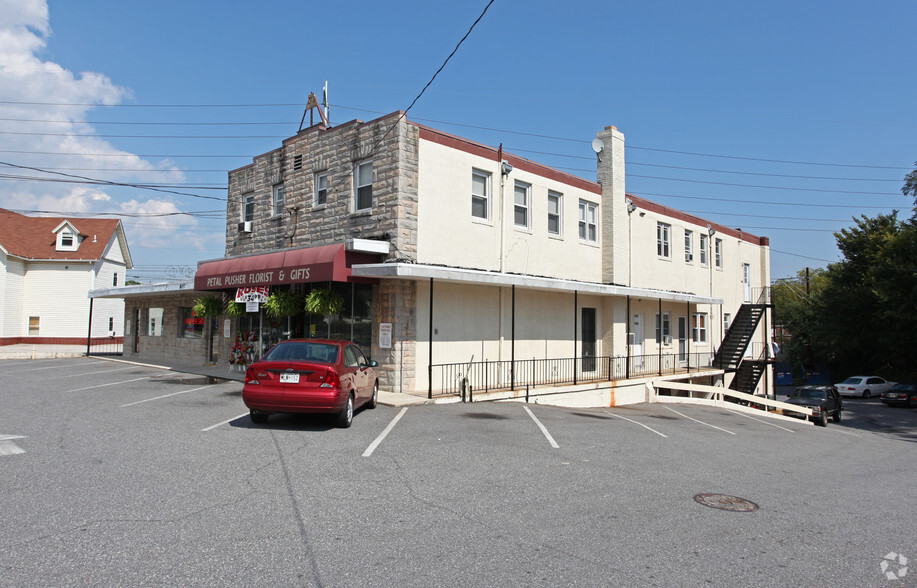 Primary Photo Of 607 S Camp Meade Rd, Linthicum Heights Storefront Retail Residential For Lease