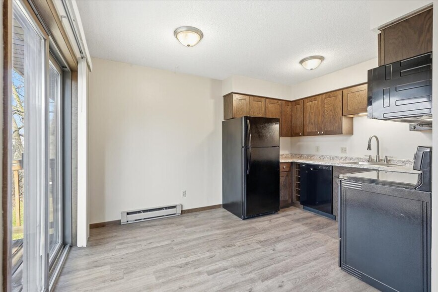 More Photos Of 754 E 11th St, New Richmond Apartments For Sale