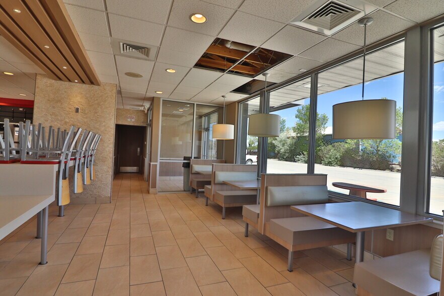 More Photos Of 1902 Mountain View Dr, Cody Fast Food For Sale