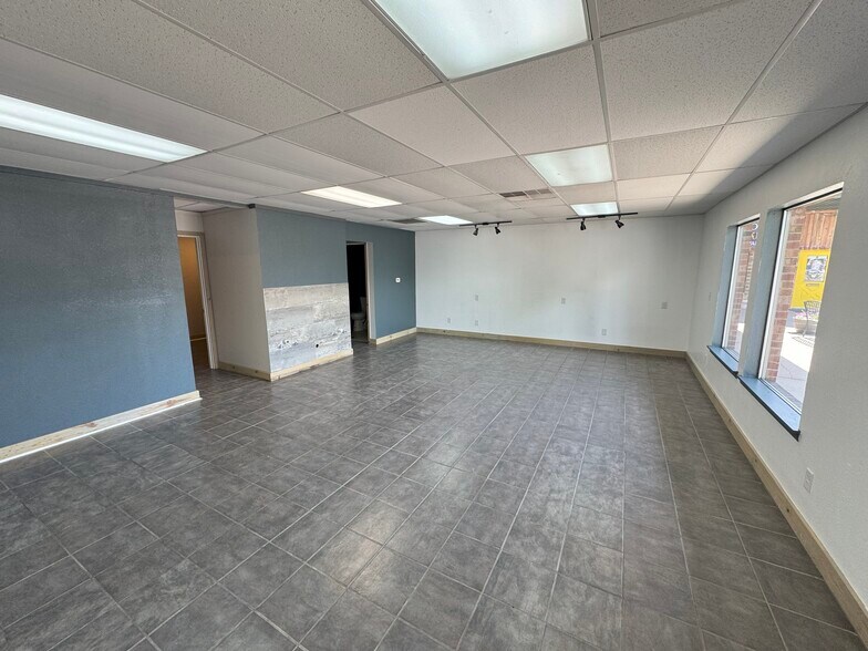 More Photos Of 218 N 2nd St, La Salle Storefront For Lease